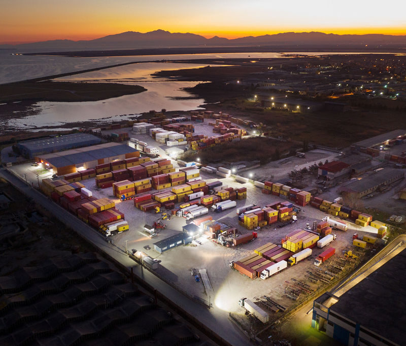 containers-thessaloniki-night